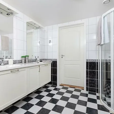 City Center - Fully Furnished In High Standard *